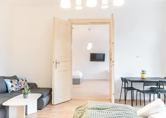 Attractive 2br Near Akh Ideal For Short & Longstays *