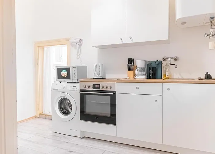Attractive 2br Near Akh Ideal For Short & Longstays Διαμέρισμα