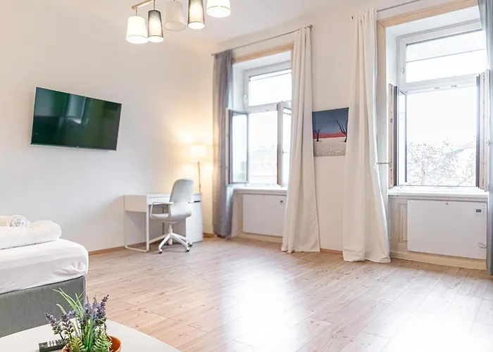 Attractive 2br Near Akh Ideal For Short & Longstays Διαμέρισμα *