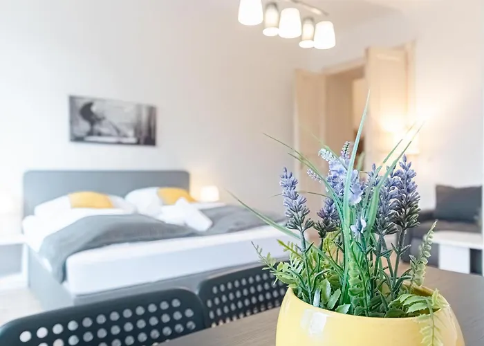 Attractive 2br Near Akh Ideal For Short & Longstays Διαμέρισμα