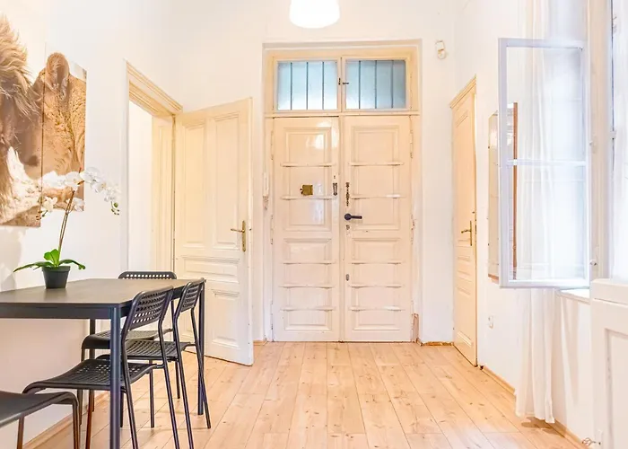 Διαμέρισμα Attractive 2br Near Akh Ideal For Short & Longstays