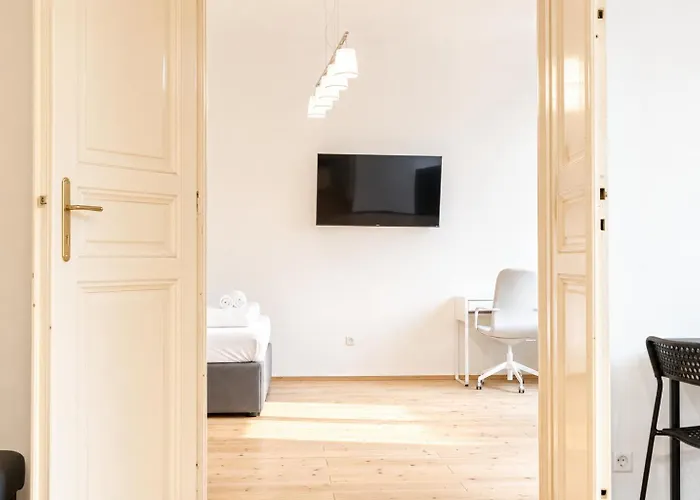 Attractive 2br Near Akh Ideal For Short & Longstays *