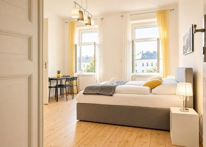 Attractive 2br Near Akh Ideal For Short & Longstays Διαμέρισμα