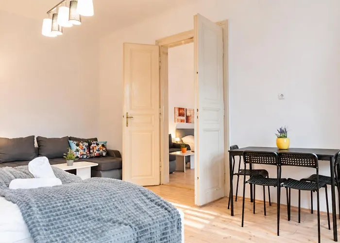 Attractive 2br Near Akh Ideal For Short & Longstays *