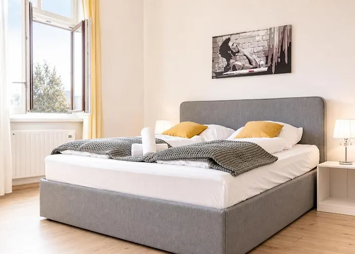 Attractive 2br Near Akh Ideal For Short & Longstays Apartament