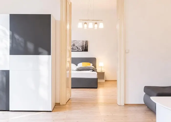 Attractive 2br Near Akh Ideal For Short & Longstays Apartament *