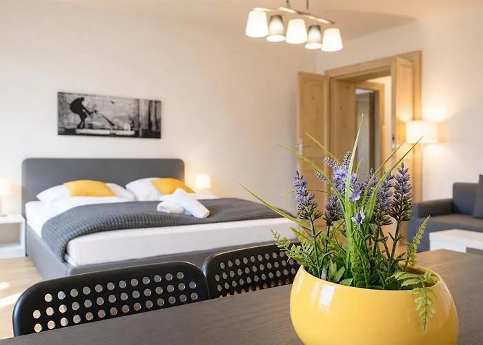 Attractive 2br Near Akh Ideal For Short & Longstays Wiedeń