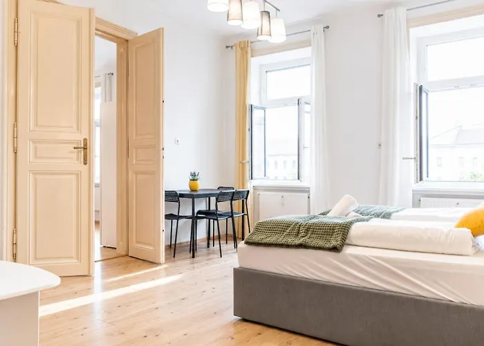 Attractive 2br Near Akh Ideal For Short & Longstays Διαμέρισμα
